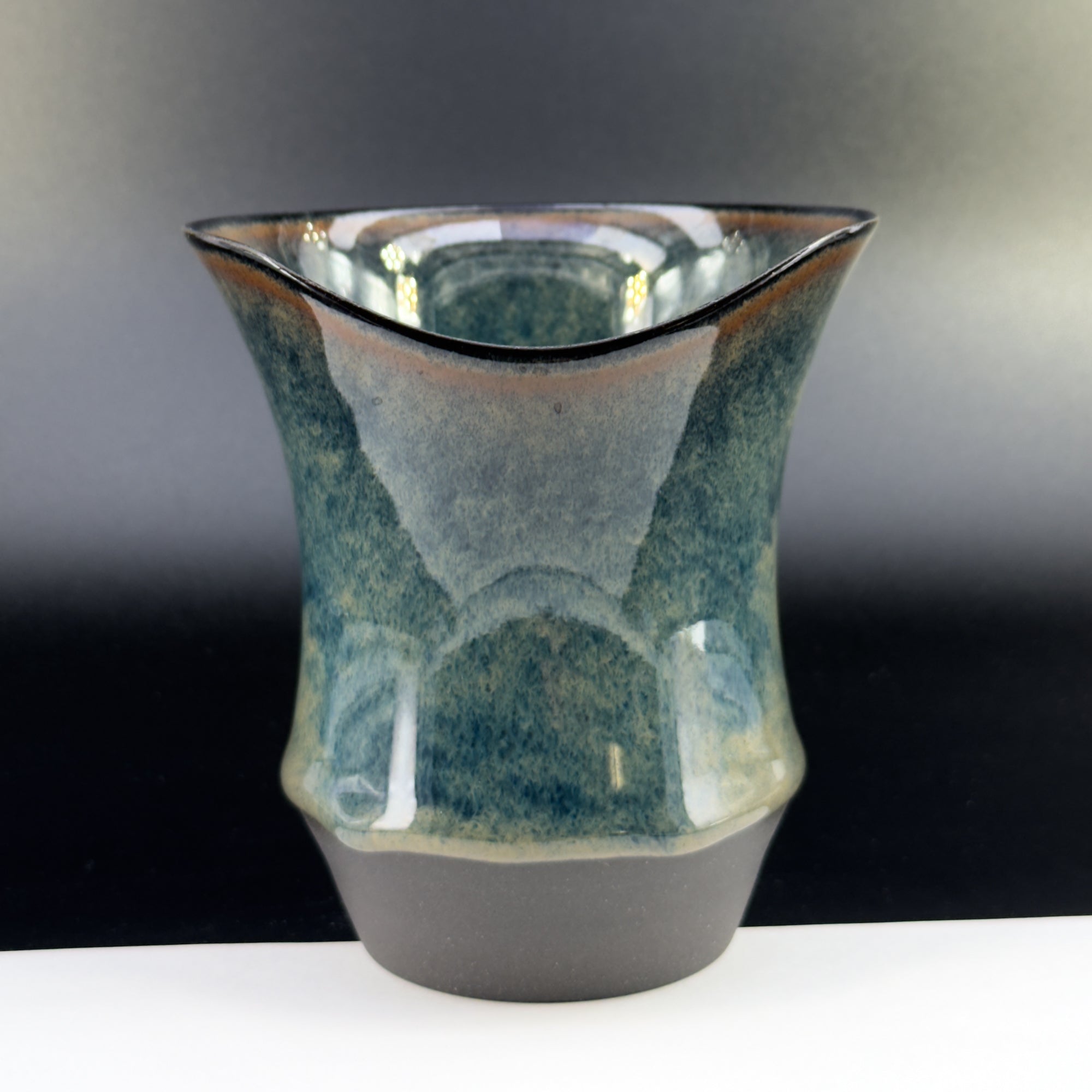 B4006 - Sharing Cup Alpha Size - Drinkable Archive|可飲用留存品