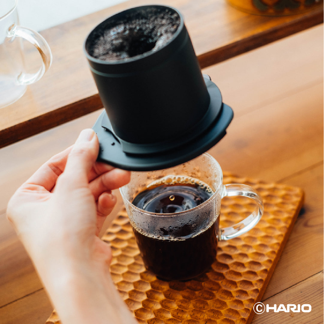 HARIO Cafeor 金屬濾網咖啡濾杯沖煮情境五