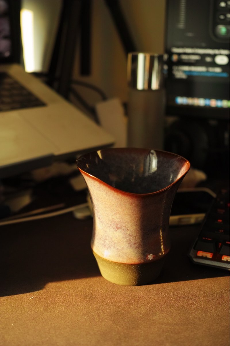 Coffee Stage Sharing Cup Alpha Size 暮山紫,正面展示完整杯身與凹入式杯口