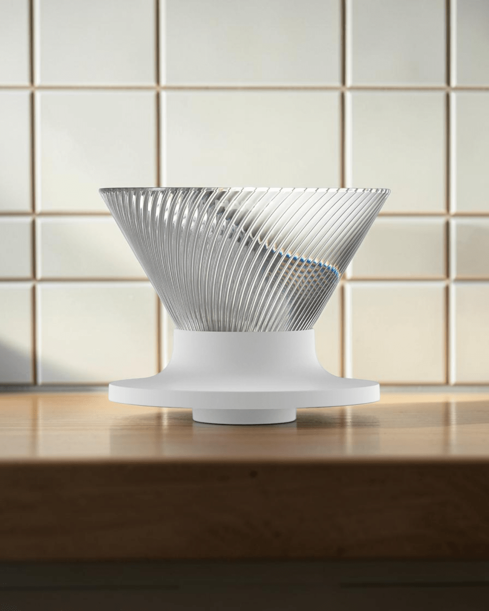 HARIO V60 NEO 01 透明手沖咖啡濾杯置於日式咖啡沖煮檯面的封面候選圖