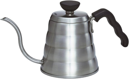 HARIO V60 Buono 銀色 500 mL 細口壺，黑色波形手柄與壺嘴清楚可見（VKBR-70-HSV・圖 1）