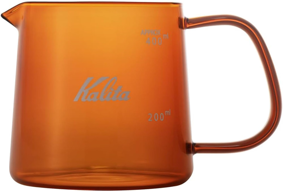 Kalita Jug 400 Amber 琥珀色耐熱玻璃咖啡壺正面，帶把手、壺嘴與刻度