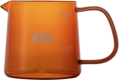 Kalita Jug 400 Amber 琥珀色耐熱玻璃咖啡壺正面，帶把手、壺嘴與刻度