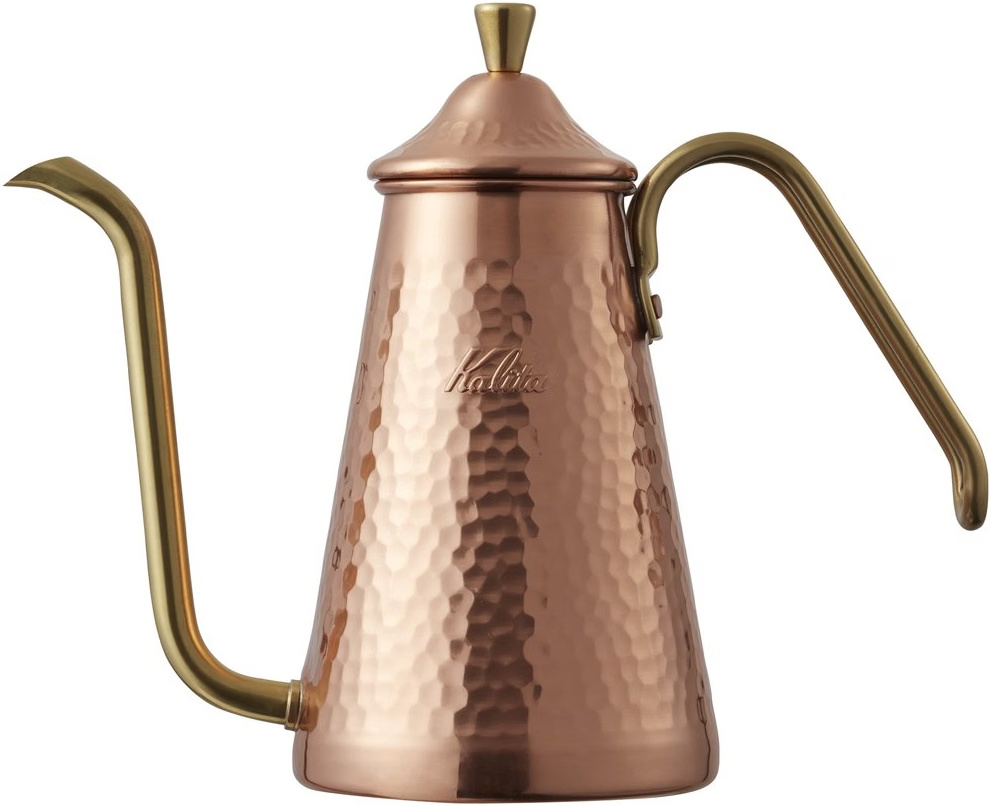 Kalita Drip Pot Slim 700CU 槌目铜制手冲壶正面，配金属弧形把手