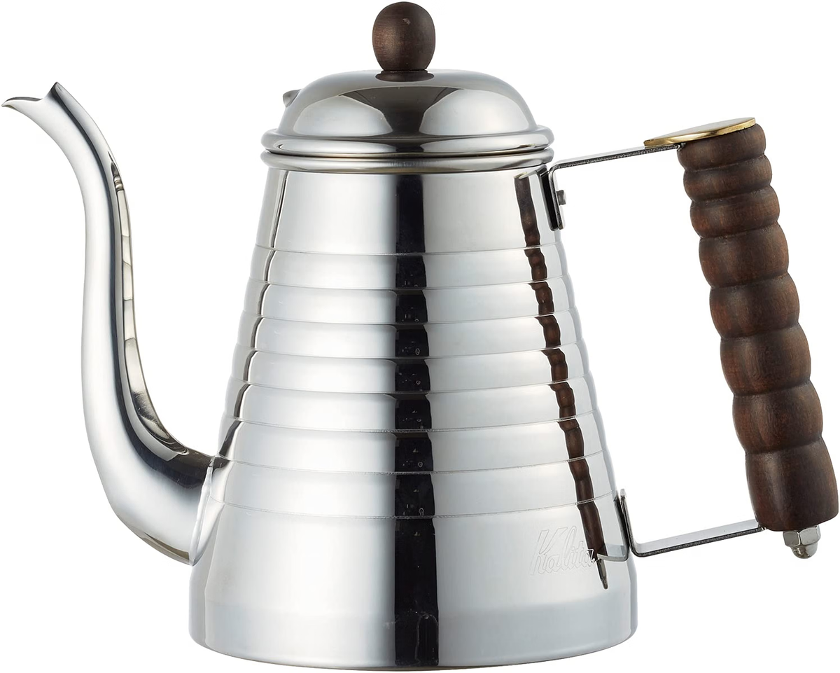Kalita SSW Kettle 1000 波纹不锈钢手冲壶正面，配深色把手