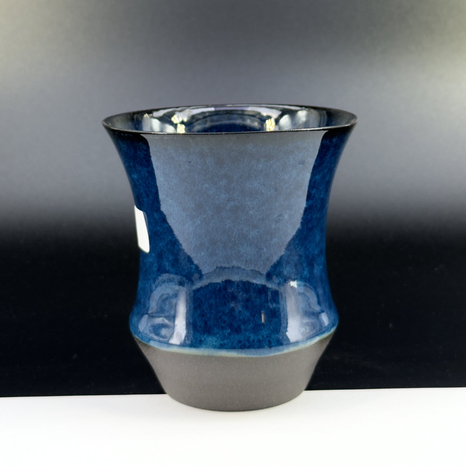 B2001 - Sharing Cup M Size - Drinkable Archive｜可飲用留存品