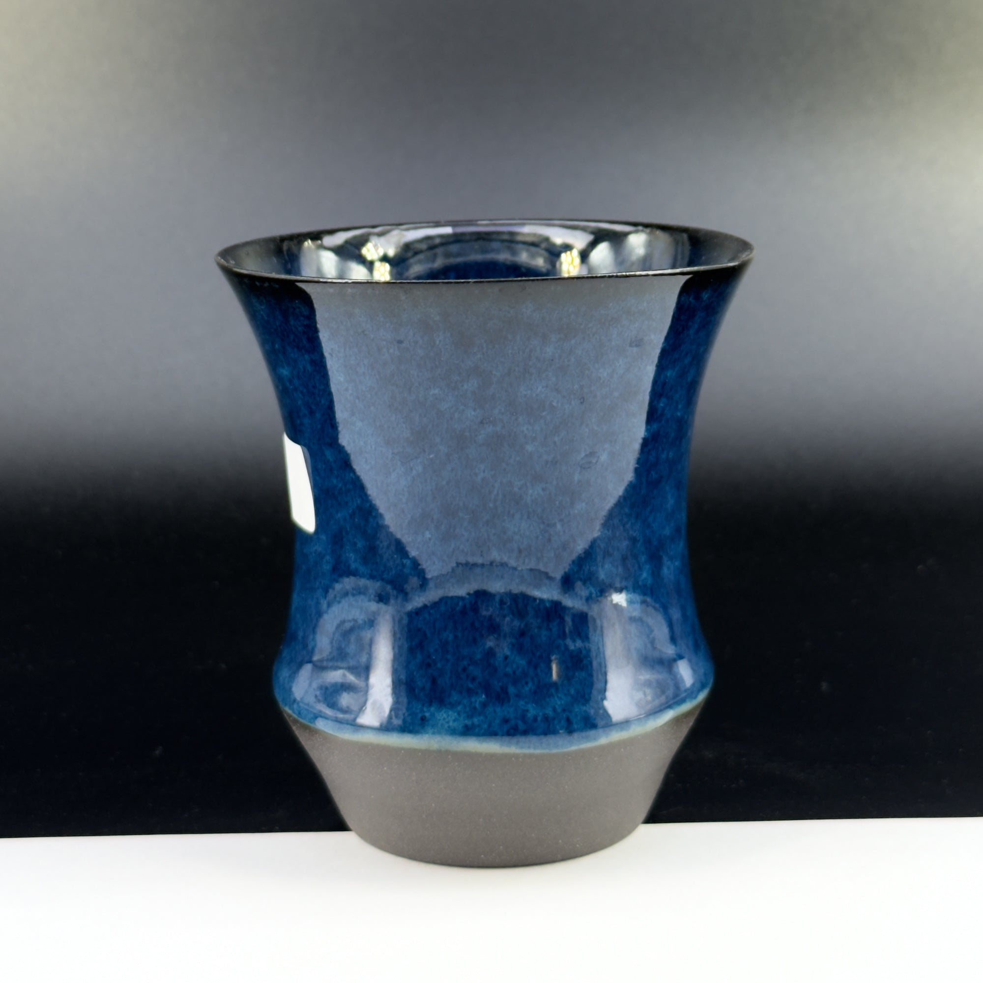 B2001 - Sharing Cup M Size - Drinkable Archive｜可飲用留存品