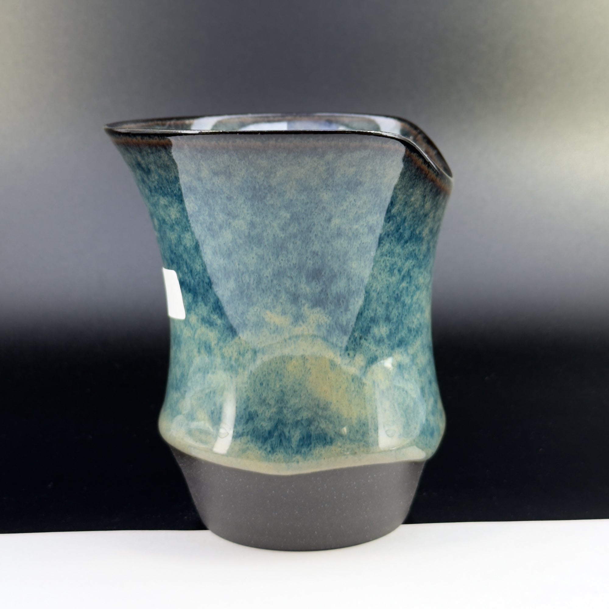 B4001 - Sharing Cup Alpha Size - Drinkable Archive｜可飲用留存品