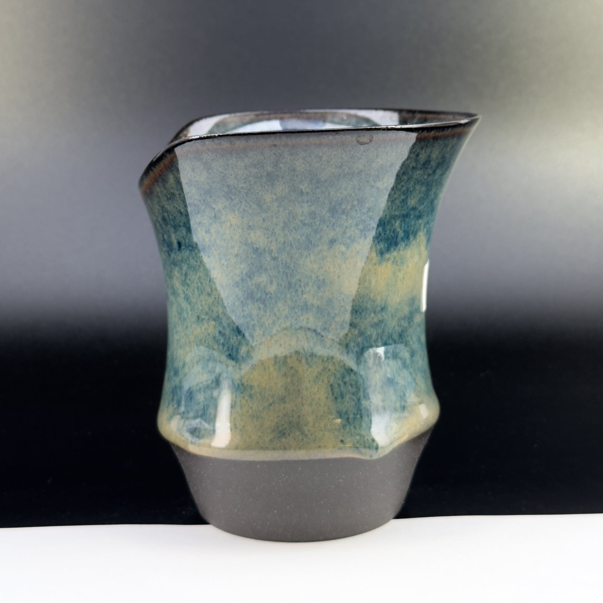 B4001 - Sharing Cup Alpha Size - Drinkable Archive｜可飲用留存品