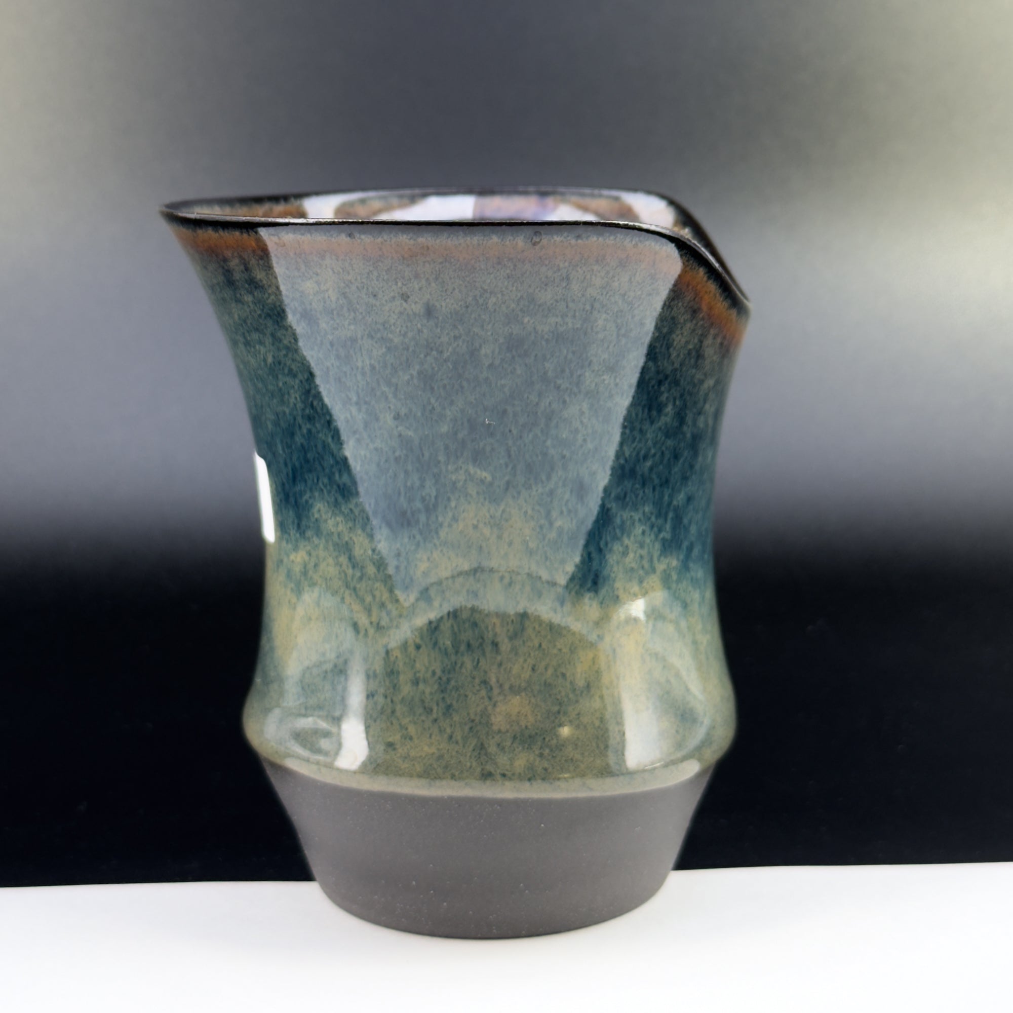 B4004 - Sharing Cup Alpha Size - Drinkable Archive｜可飲用留存品