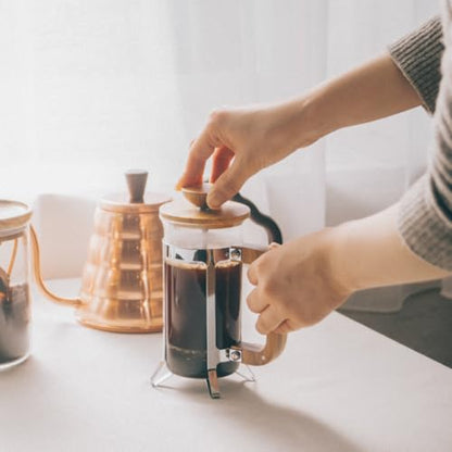 HARIO Cafe Press Wood 600mL 壓濾操作情境