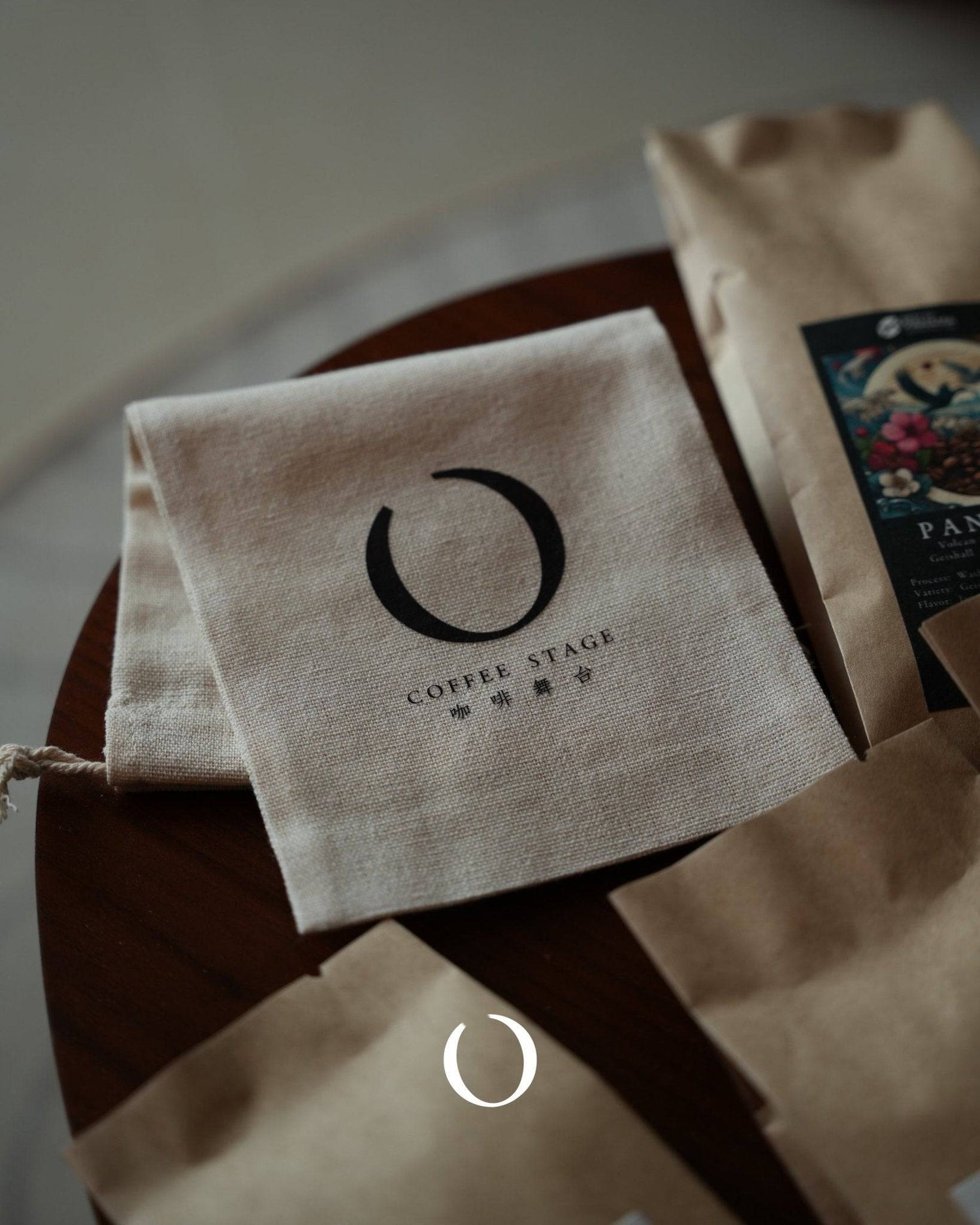 Porno katta eshak qizil sochli qora ayol Xotin oz sevgilisini sikadi (ruscha uy qurilishi shaxsiy video)