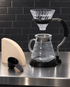 HARIO V60 金屬支架玻璃濾杯套裝｜02・600mL｜場景封面