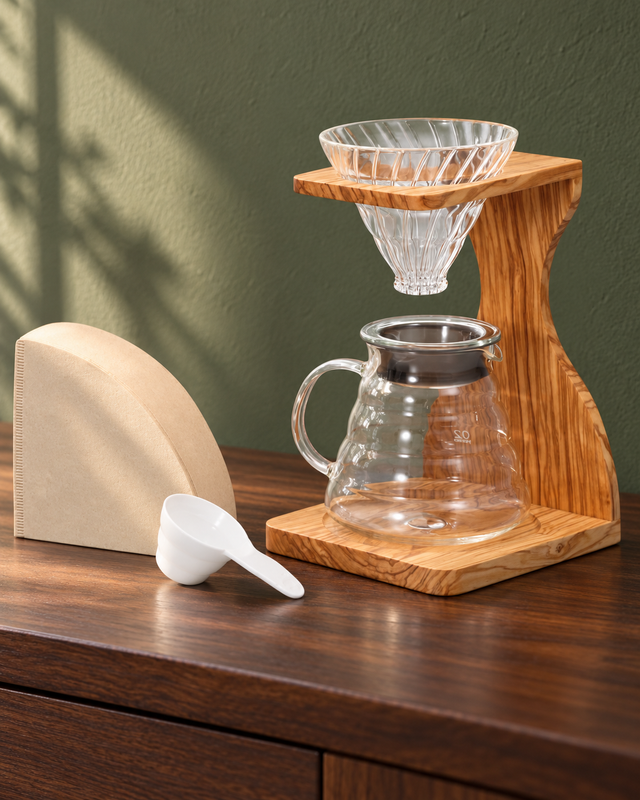 HARIO V60 橄欖木支架手沖套裝｜02・600mL｜場景封面