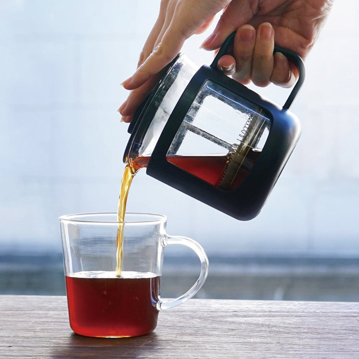 HARIO Cafe Press U 300mL 咖啡壓濾壺倒出咖啡