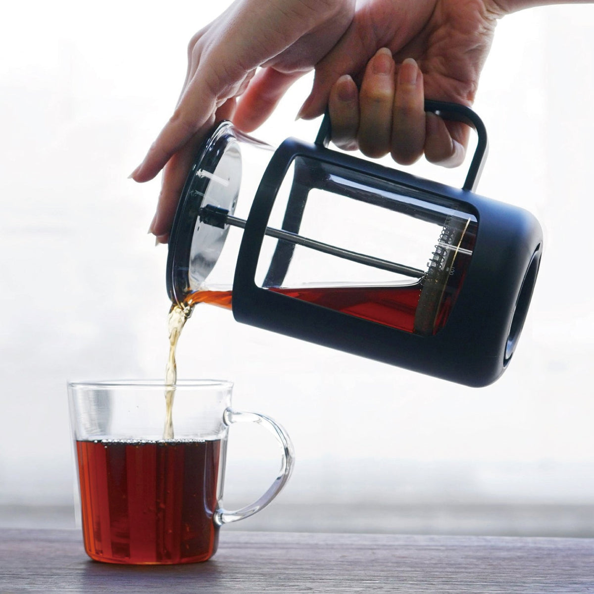 HARIO Cafe Press U 600mL 咖啡壓濾壺倒出咖啡