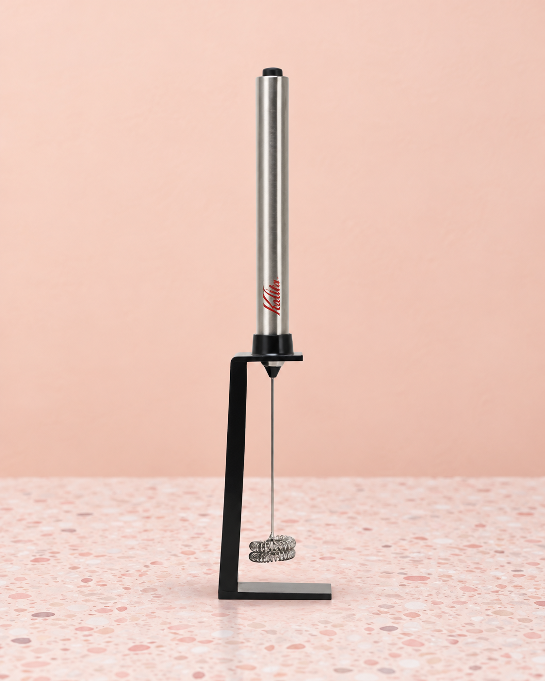 Kalita Stick Milk Frother 电池式奶泡棒主视图，带专用支架