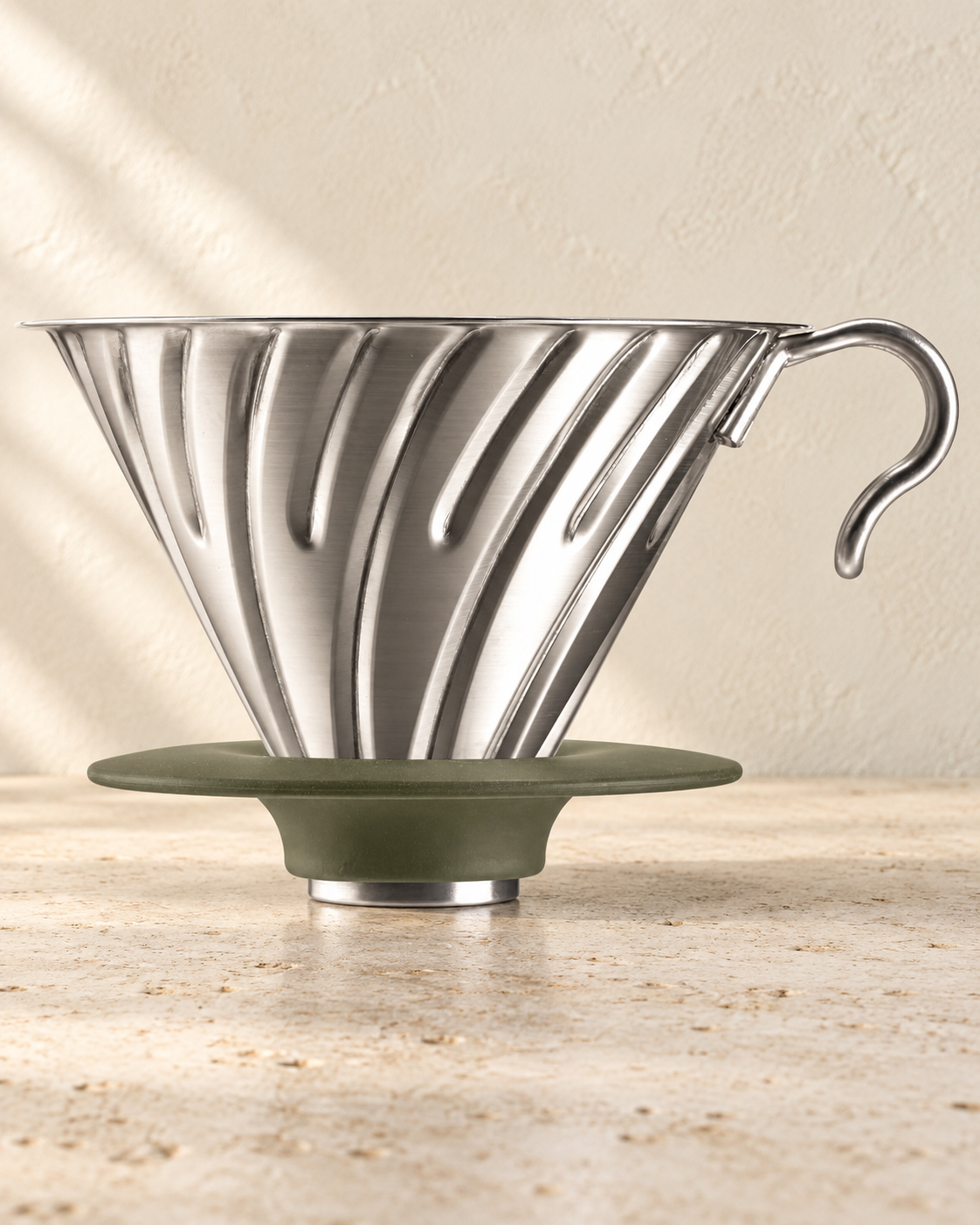HARIO V60 Outdoor 金屬濾杯 O-VDM-02-HSV｜O-VDM-02-HSV｜完整商品場景封面