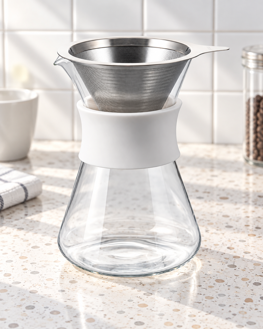 HARIO Glass Coffee Maker 400mL 白磁磚早餐桌場景圖