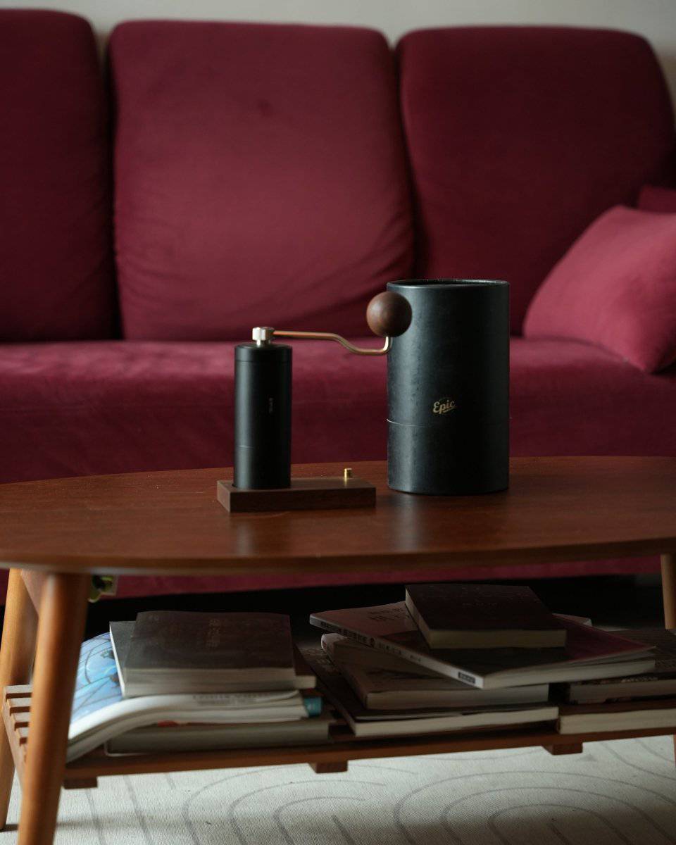 【順豐到付/元朗自取】HOLZKLOTZ EPIC V1 grinder 送置物木架,95成新,二手 - Coffee Stage 咖啡舞台