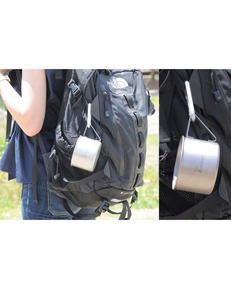 Kalita for Outdoors 370ml 不鏽鋼杯以金屬手柄掛在背包上的攜帶示意