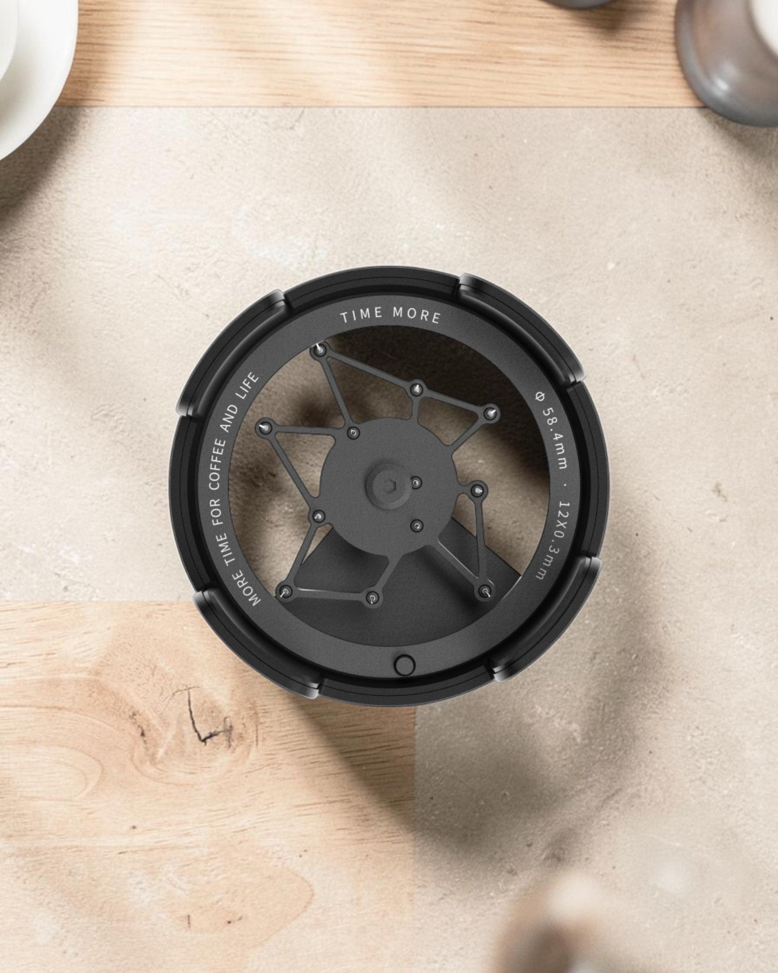 TIMEMORE 泰摩 Autospin 旋影電動針式佈粉器 58mm－黑色俯視旋轉機構
